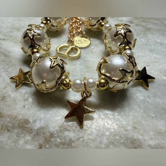 Dior Gold Star Key Ring with Pearls & ‘CD’ Charm Sealed in Plastic/New in Box. - Picture 5 of 10